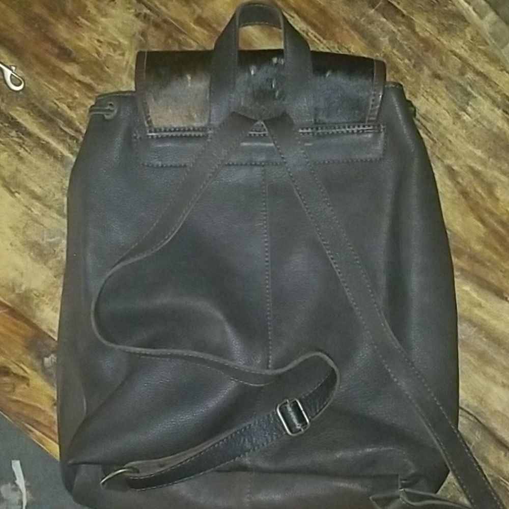 Backpack - Picture 2 of 5